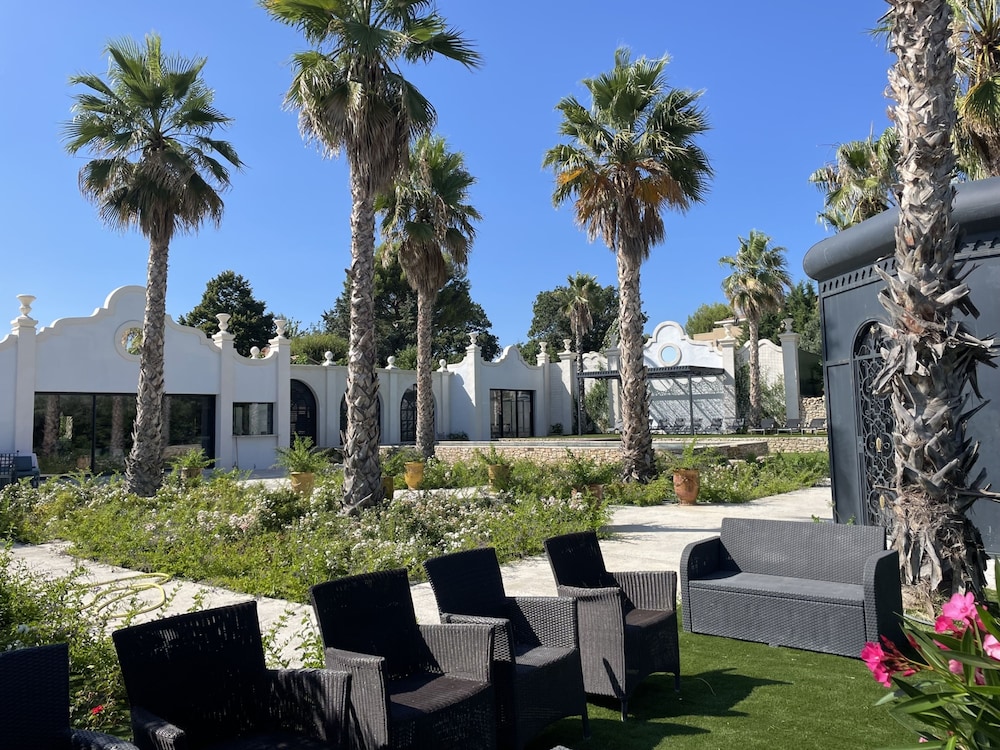 Chambre Luxe Piscine Jardin vue Solarium Palmeraie