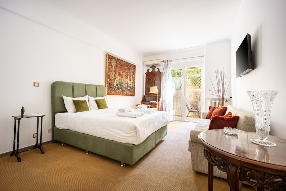 Central Athens 2 Bedroom Apartment in Kolonaki