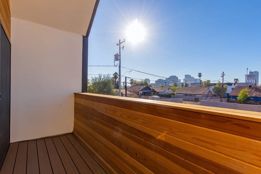 Urban Art Loft - Historic DT Phoenix-chefs Kitchen