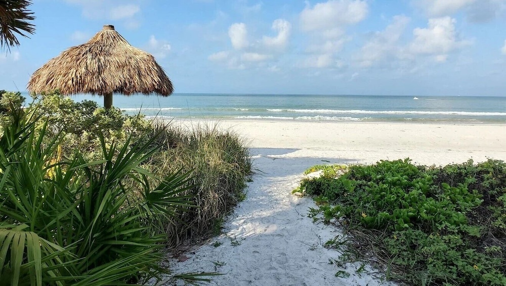 Ocean Harbor 104a by Distinctive Beach Rentals view 2