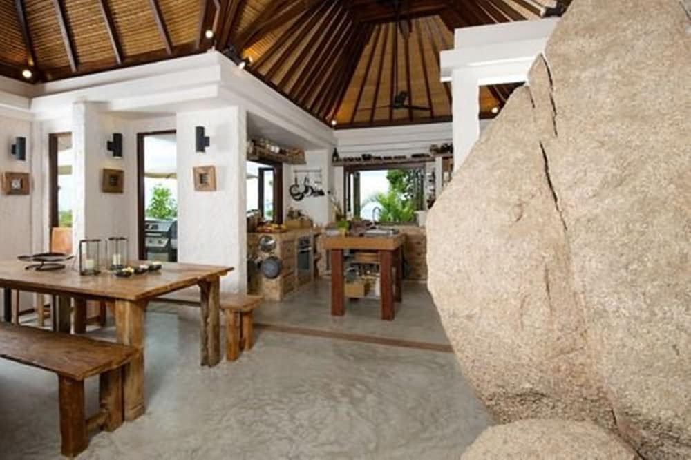 Cape Shark Pool Villas