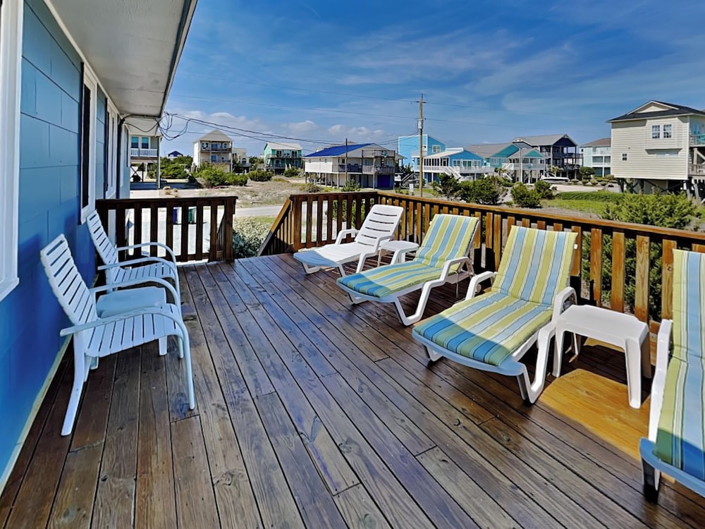 The Caroline by Topsail Realty