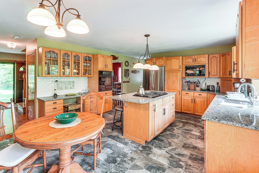 Peaceful Countryside Retreat w/ Yard in Frenchtown