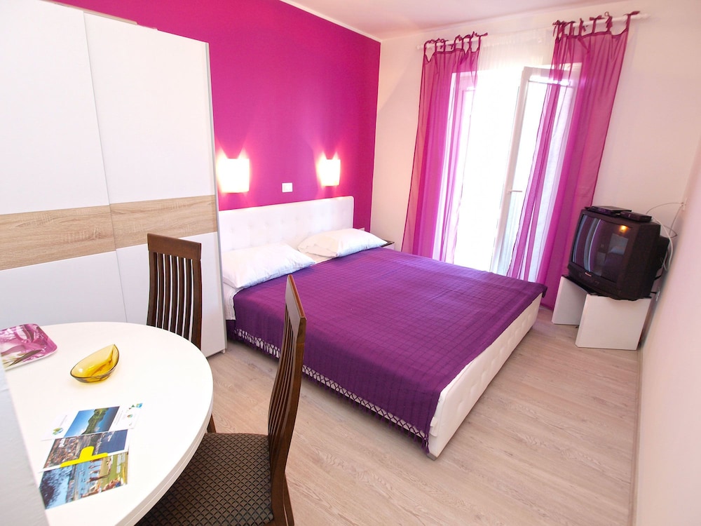 Apartments vesna 1000