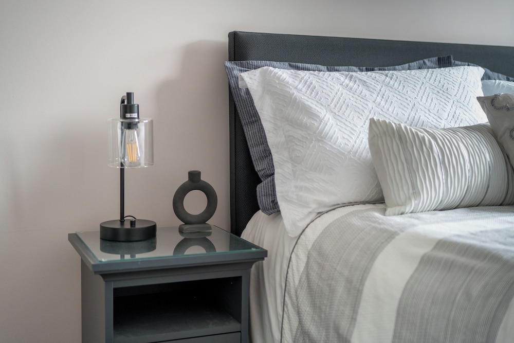 Cozy 3-bed flat near Vauxhall Gardens