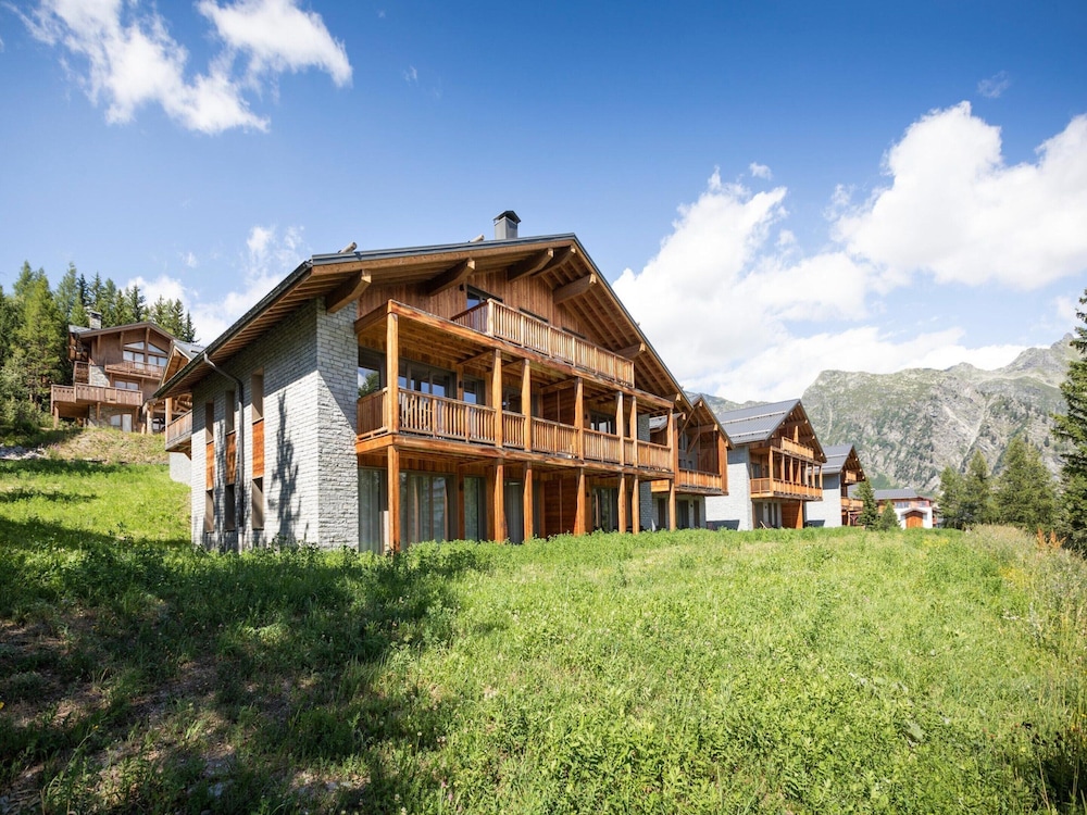 Apartment in La Rosiere With Stunning Alpine Views