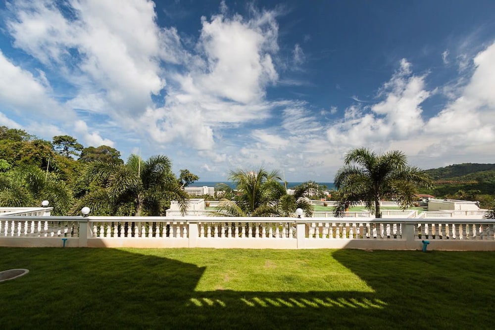 Eden Resort