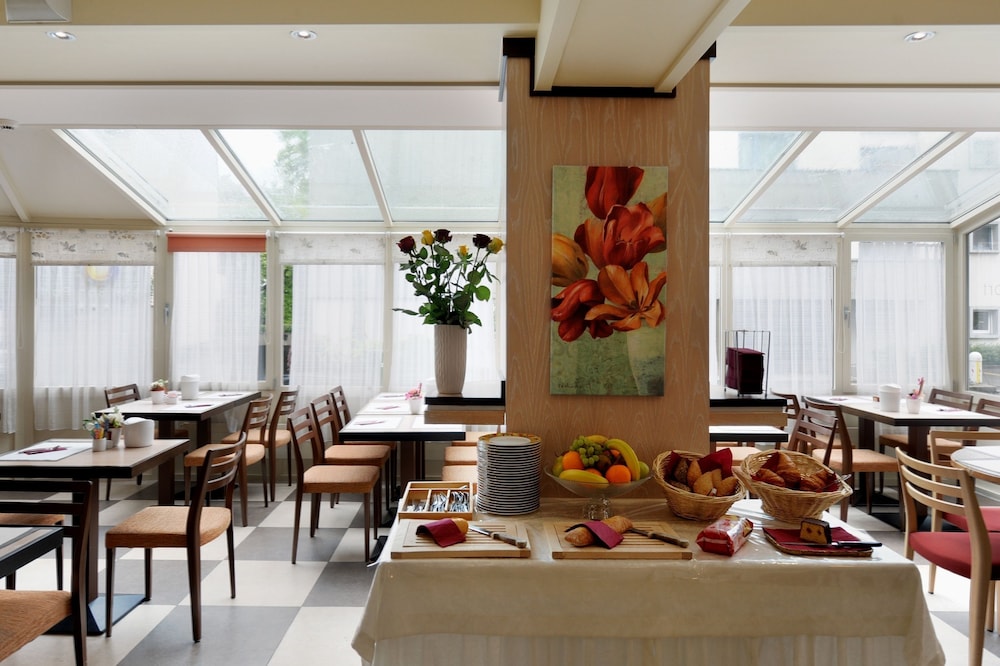 Montreux Vacations - Hotel Bon Port - Property Image 12