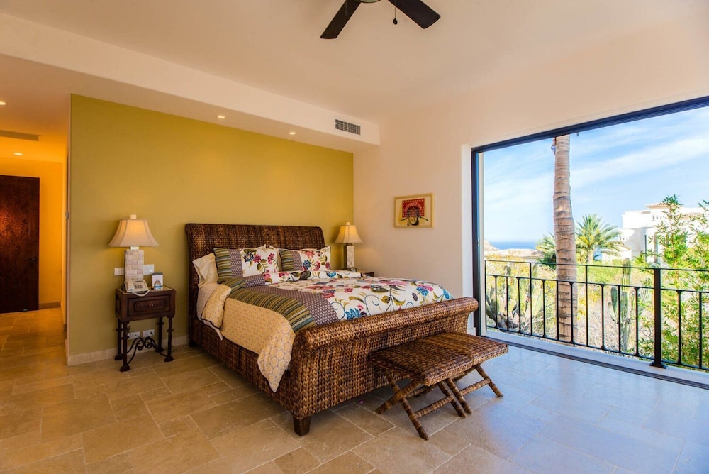 Mansion in Cabo San Lucas 1040 view 4