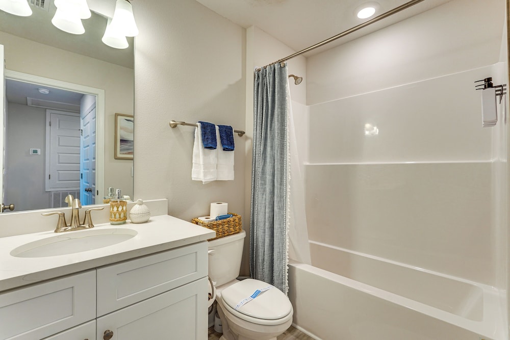 Steps to Ocean: Chic Home w/ Patio in Port St Joe!