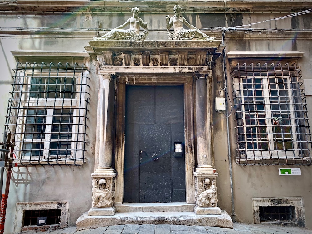 Comoda Casa dell'Agnello zona Acquario