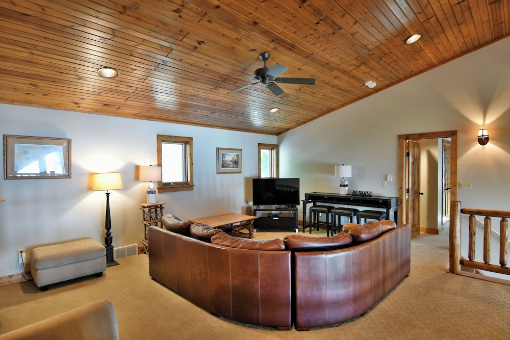 Lumberjack Lodge view 4