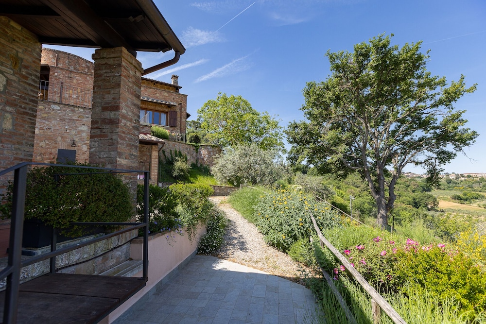 Hotel B&B Fonteroncone - Image 1