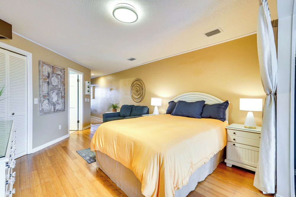 Charming Panama City Studio w/ Community Pool! view 5