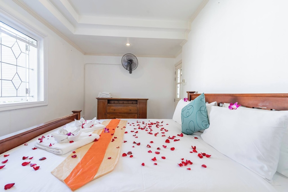 Luxurious 5-bedroom Pool Villa in Heart of Patong, Phuket