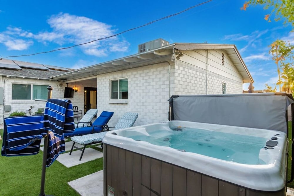 The Crown Azul 2 Masters New Pool Spa Office