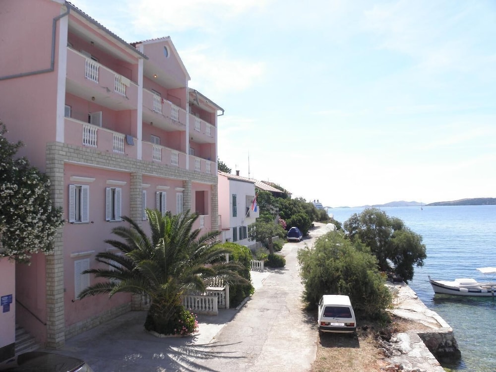 Svetka - 10m From the sea - A8 view 5