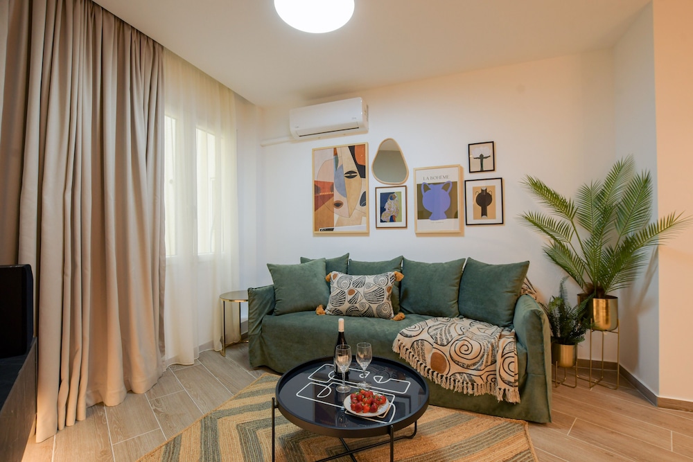 ElegantLuxurySuite