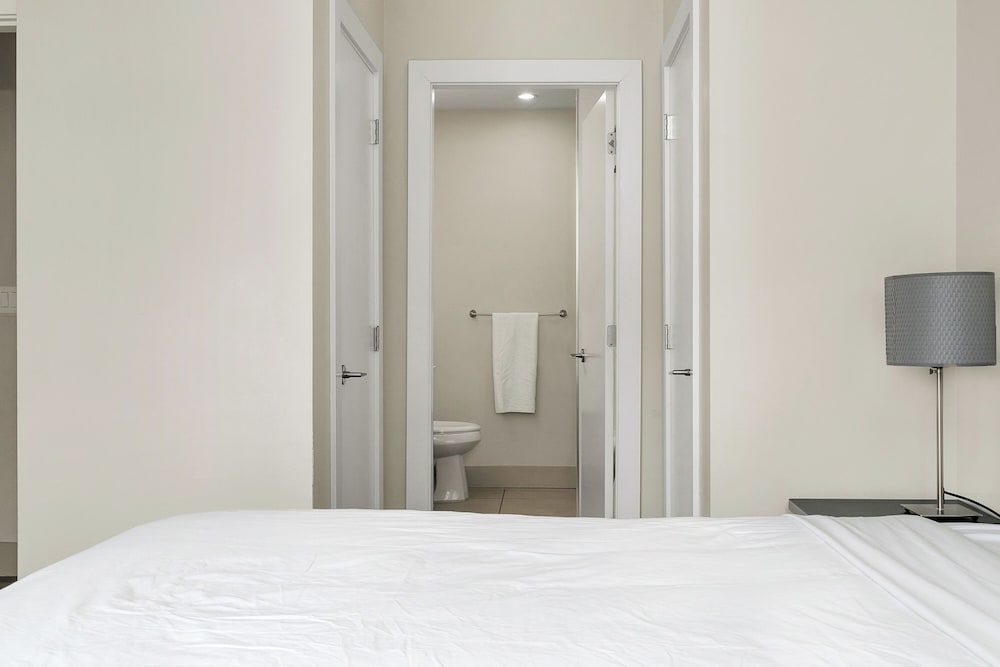 Harmony Haven 2BR Lakefront Suite - Image 4