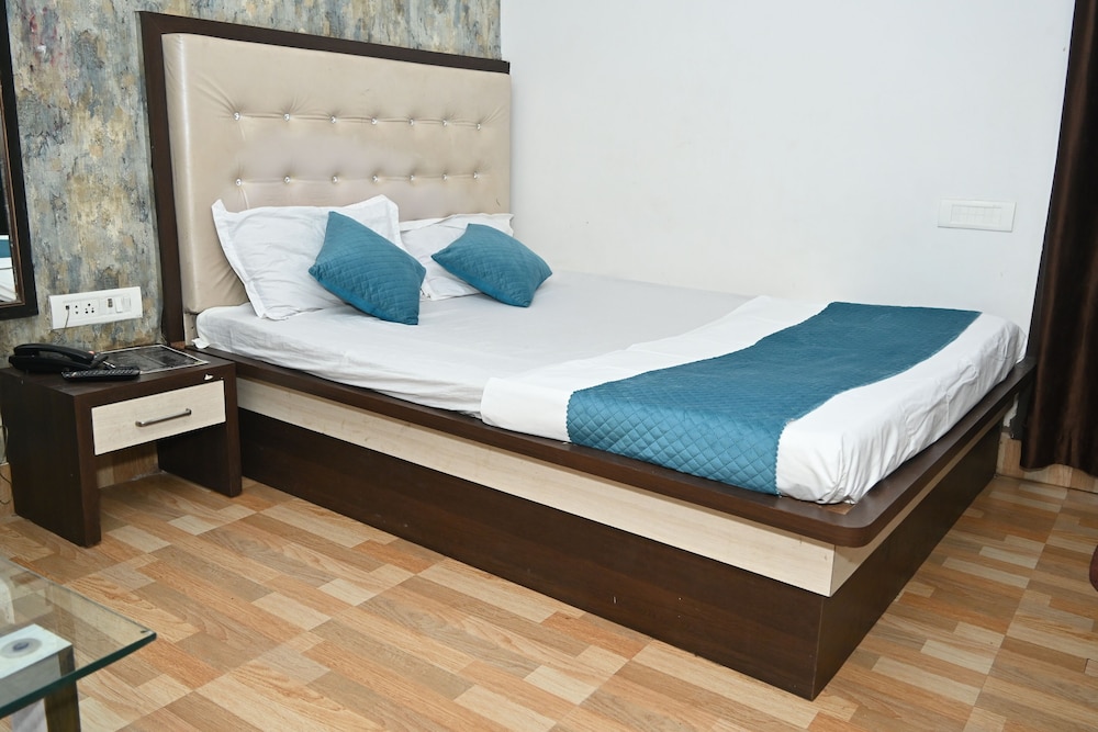 Maurya Royal