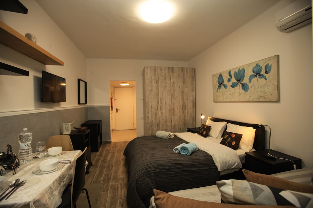 Elena Apartments