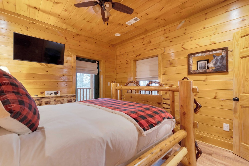 American Dream by Avantstay Deck w/ Views Theater, Game Room, Community Pool