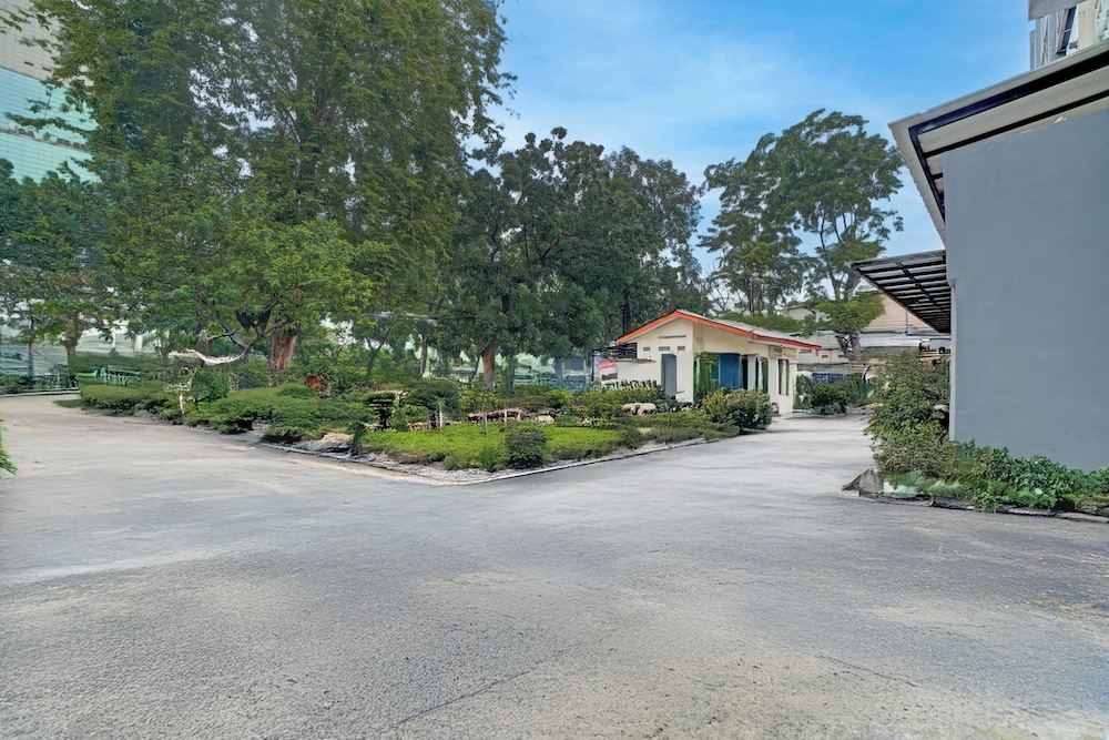 Capital O 94914 Kemayoran Guest House