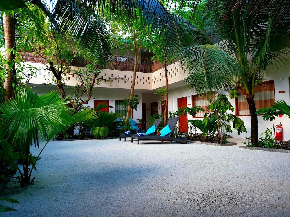 Scenic Grand Baa Fehendhoo