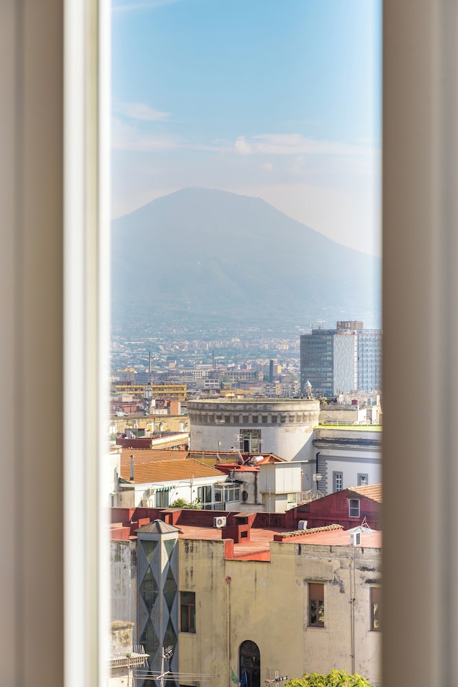 Sunny Panoramic Apartment by Napoliapartments