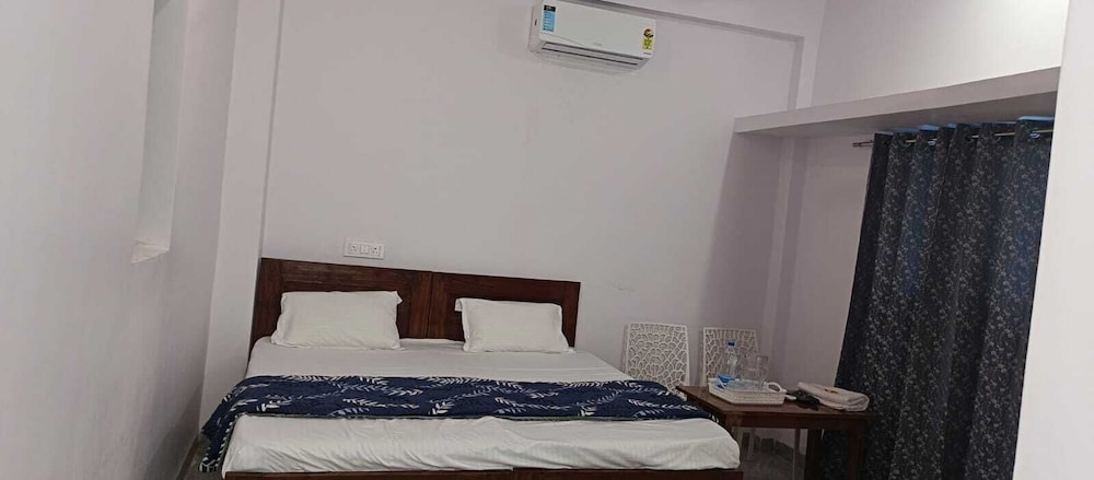 Hotel Aarav Palace