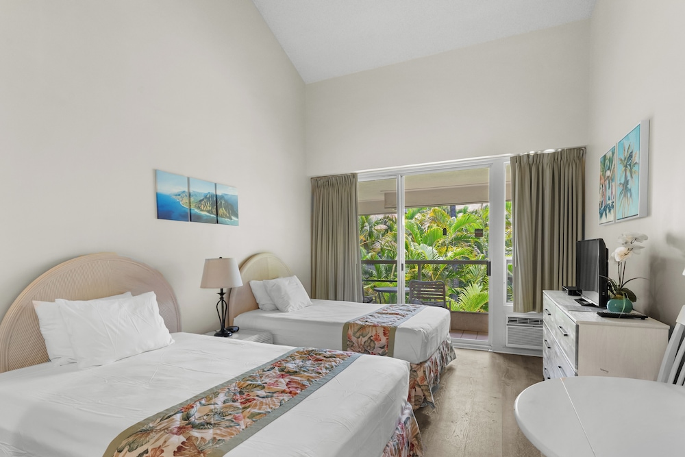 Maui Banyan A-202 by Maui Rental Group