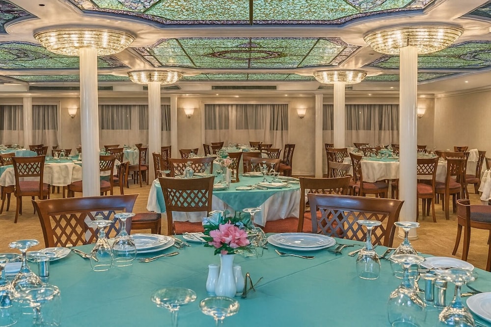 Nile Cruise Royal Queen 1 every Friday from Aswan 3 nights and every Monday from Luxor 4 nights
