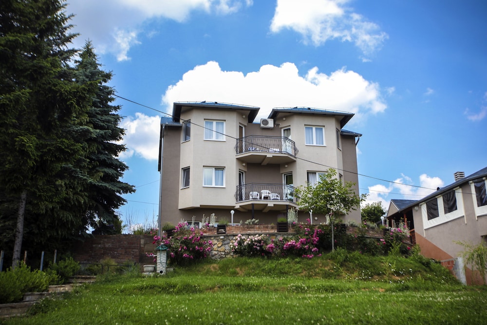 Vila Izvor
