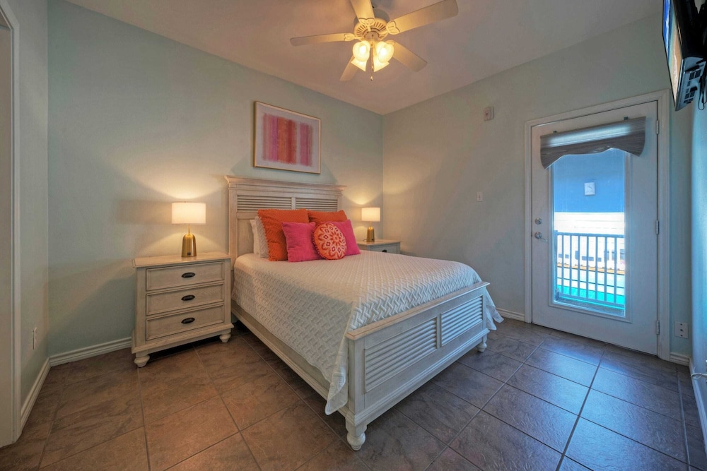 9 Costa Bahia Condos Sleeps 48 + Pool Minutes to the Beach