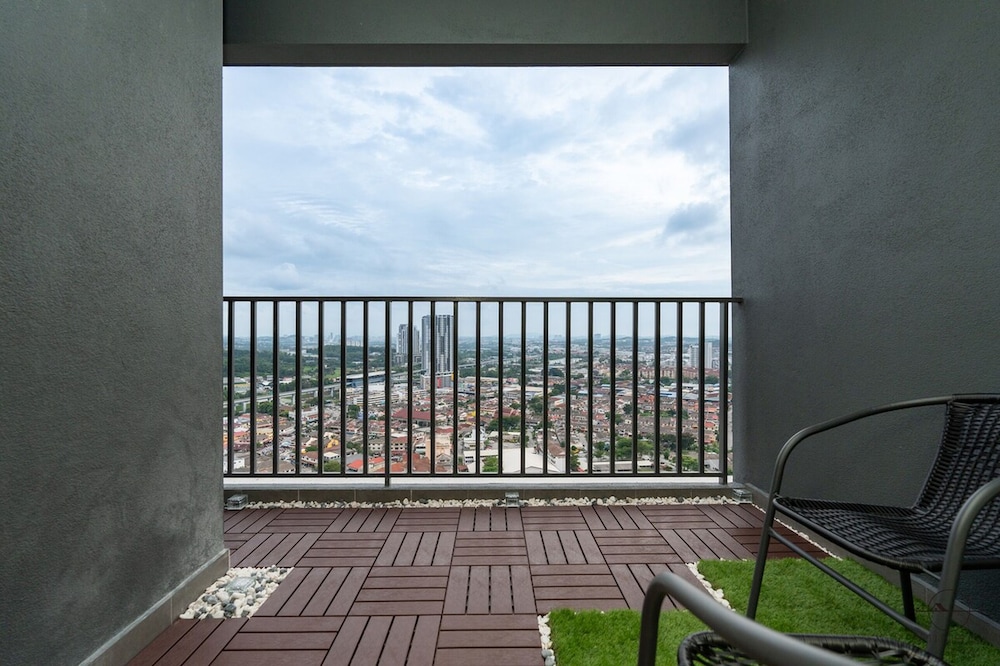 Netizen Cheras Residence by Emily in Town
