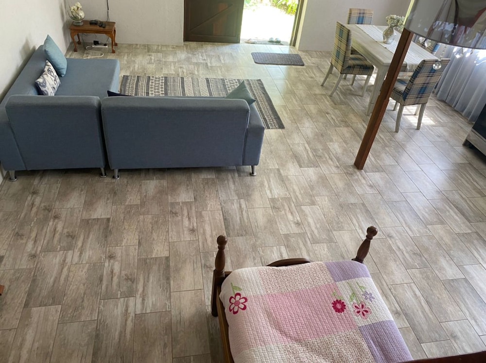 Stunning Private Cottage in the Heart of Nyanga - 2095