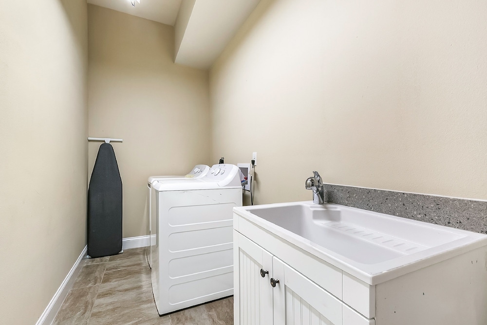 Brand New 5BD Spacious House in NOLA photo 2