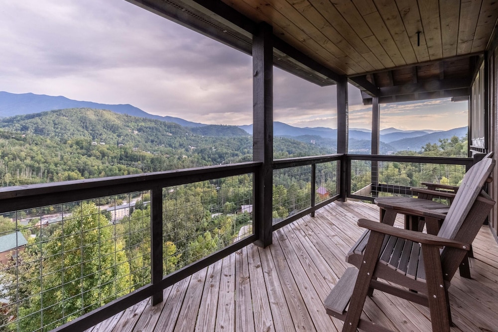 Stunning 4bedroom With Sky Views