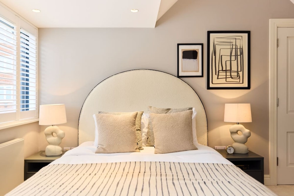 The Regent s Park Scenery - Spacious 3bdr House w Garden and Study Room