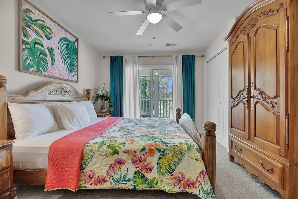 River Oaks 30h 2 Bedroom Condo