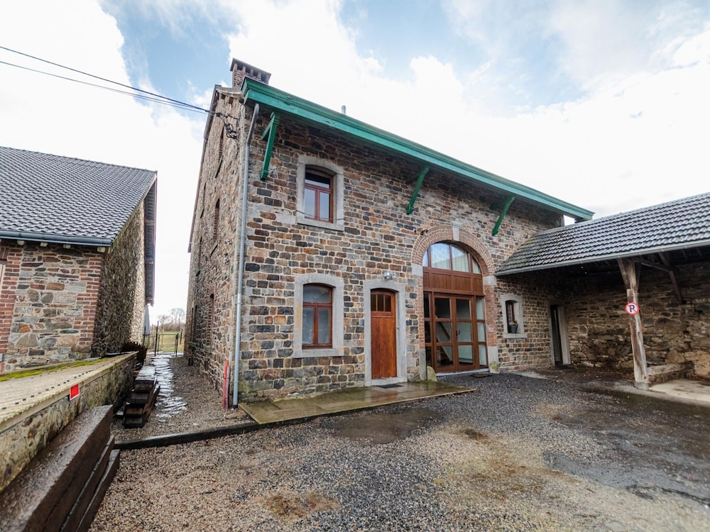 Country House Near Coo Waterfalls With Jacuzzi