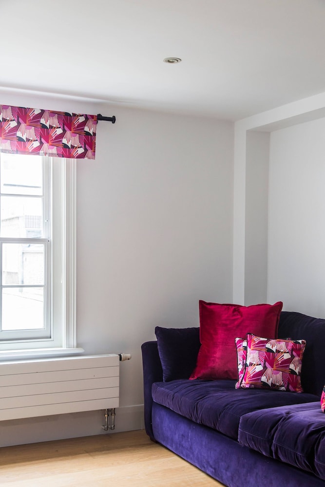 Campden Street VII by Onefinestay
