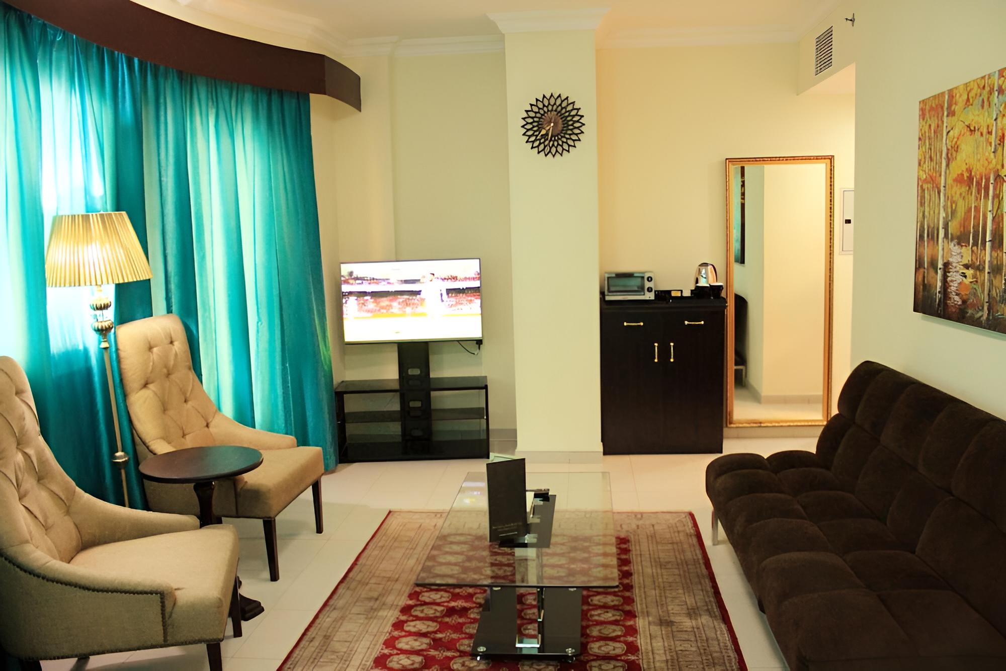 Montreal Naif Hotel