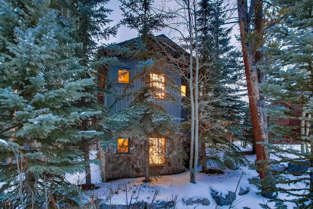 Beaver's Lodge view 3