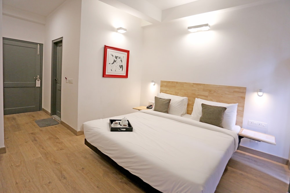 OYO Townhouse 020 Huda Metro South City 1