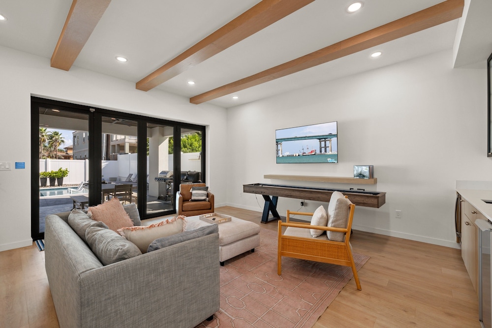 Miramar House, 120 E. Constellation 6 Bedroom Home