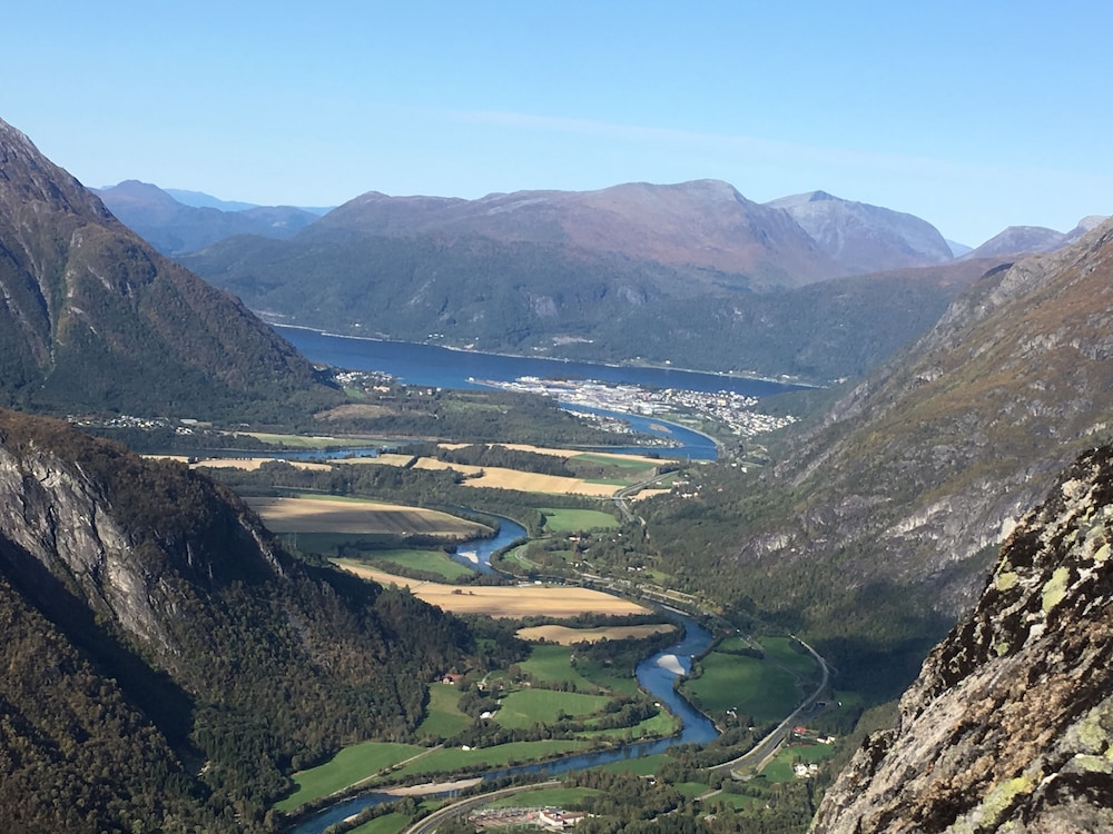 Heinåli Hytta