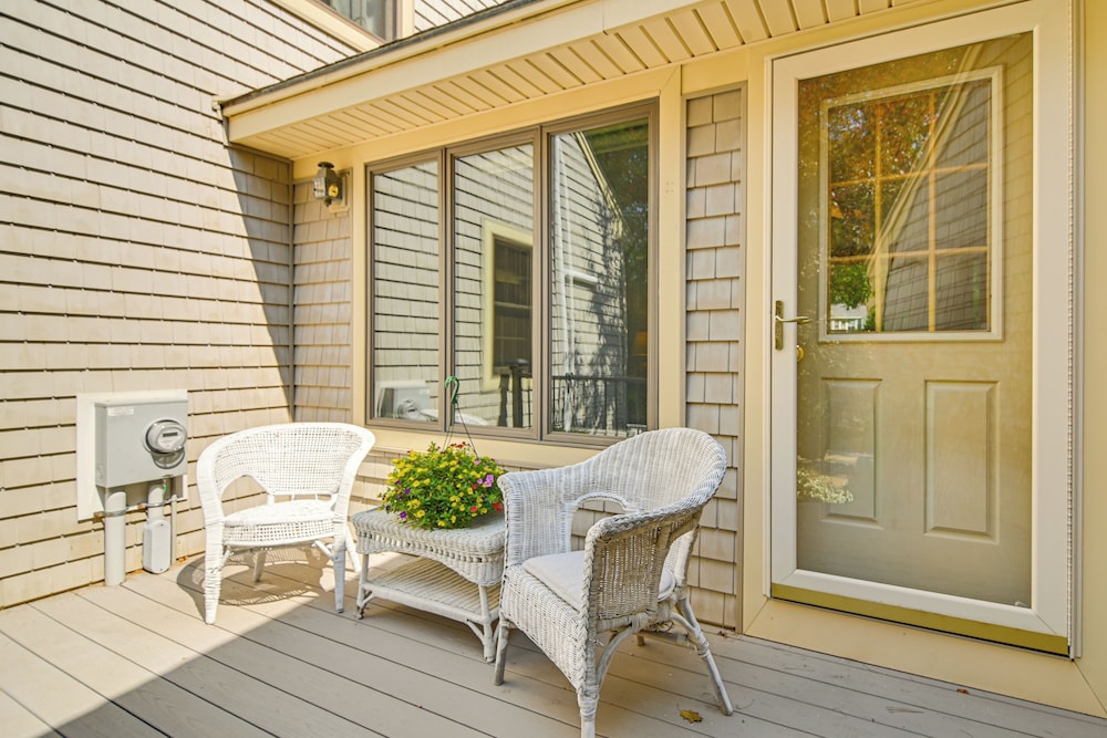 2 Mi to Beaches: Charming Kennebunk Family Home