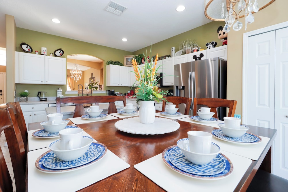 7 Bedrooms Perfect For Large Families Or Groups! - Image 5