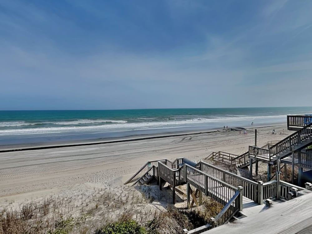 Ocean Splendor by Topsail Realty
